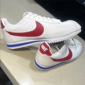 Nike Men's Leather Cortez Sneaker Forest Gump Throwback